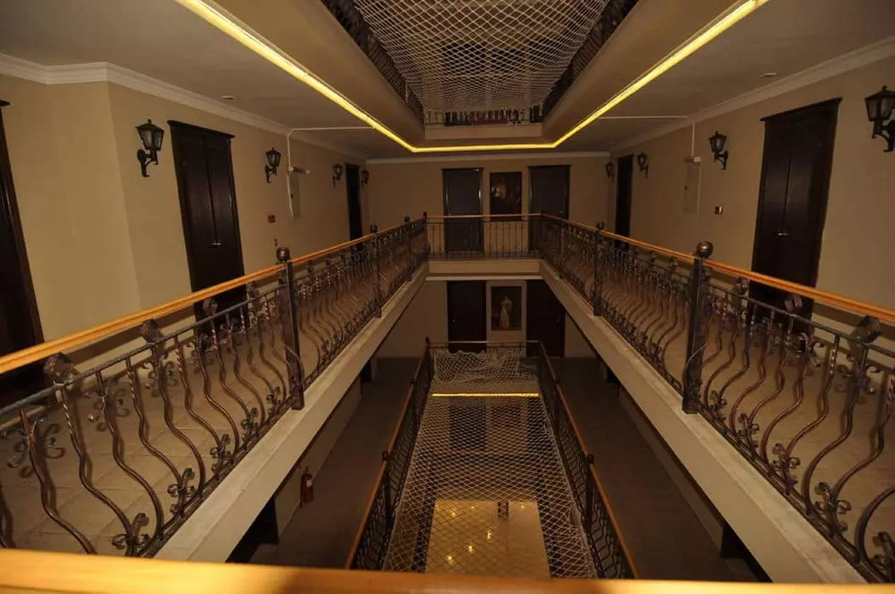 CLUBDORADO_SHABAVIZ (17).jpg